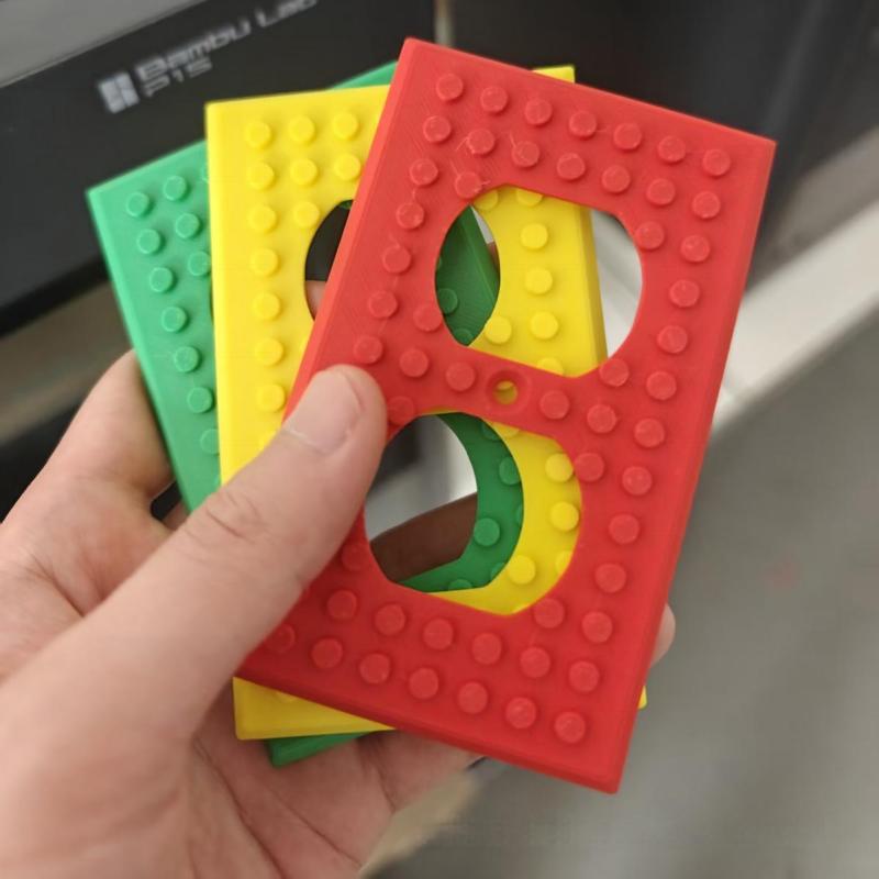 Various decorative items and components printed using FDM (Fused Deposition Modeling).