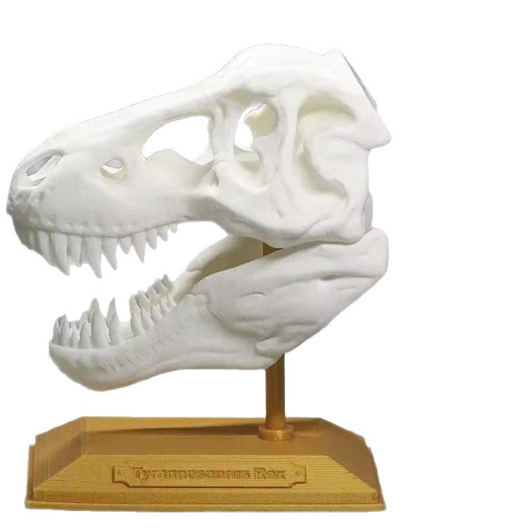 Various decorative items and components printed using FDM (Fused Deposition Modeling).
