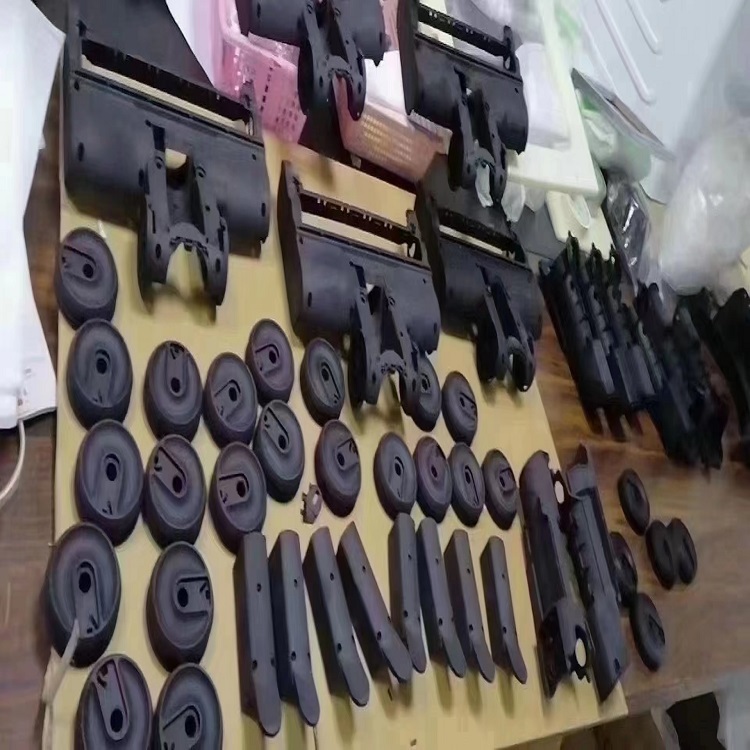Black nylon printing of parts.