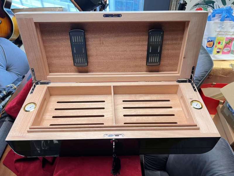 Fullrich Factory Wholesale Wooden Cigar Humidor Box Contain About 100 pcs Cigars with Cedar Wood