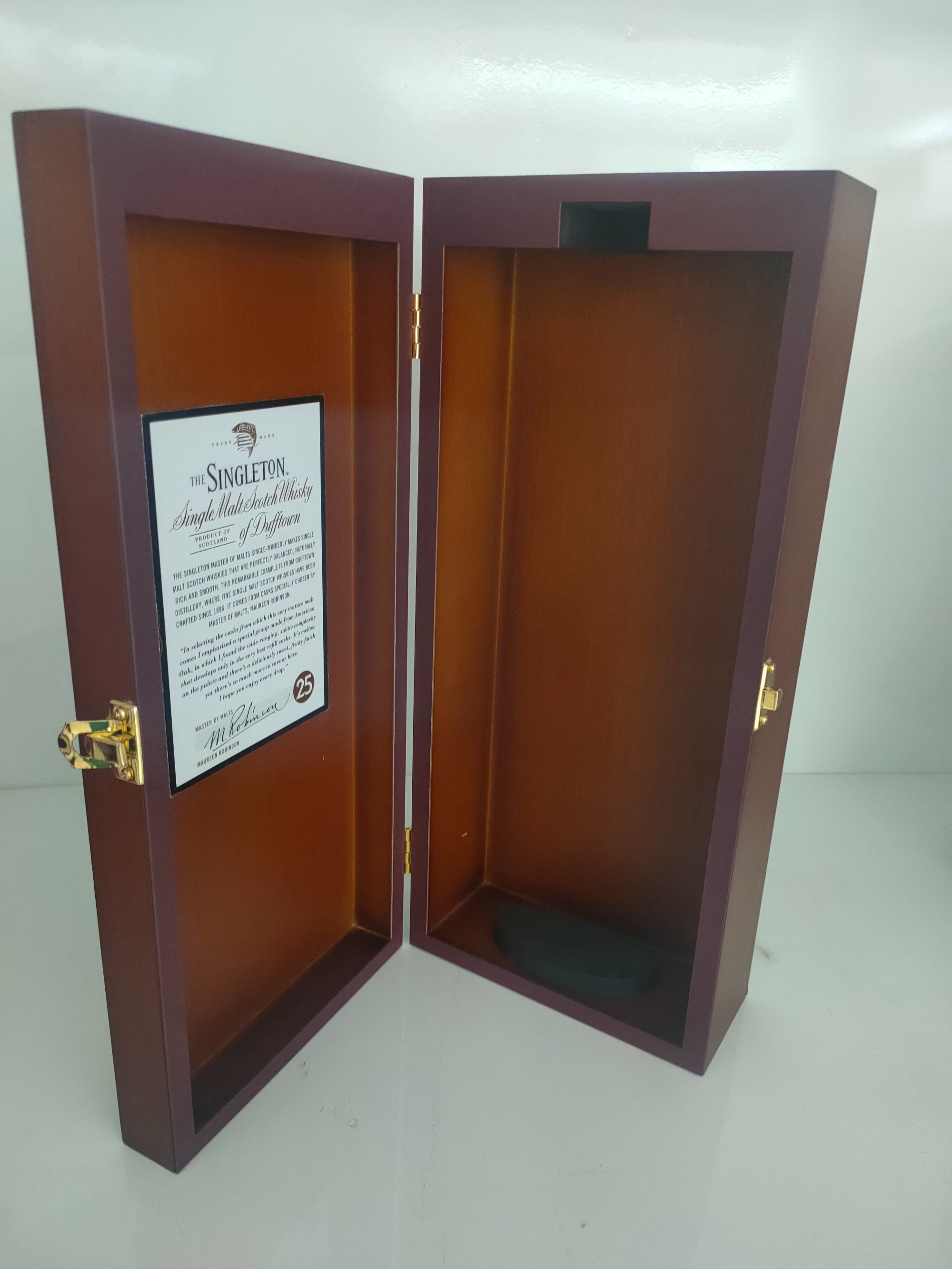 Best Selling MDF Red High Glossy Piano FInish Button Lock Wooden Wine Package Box