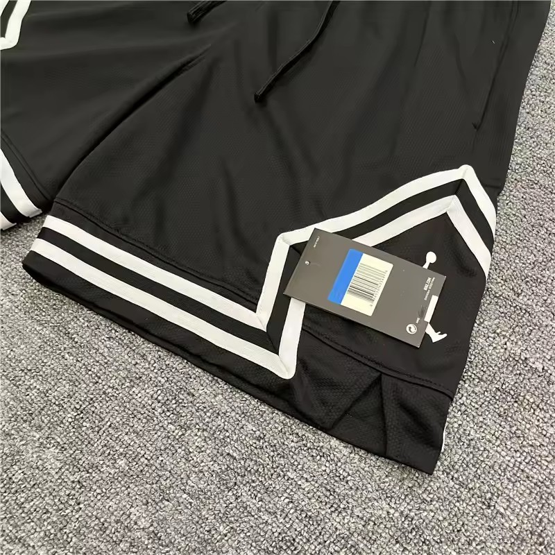 Basketball shorts for mens Customized quick drying fitnees shorts in Bizarre Sportswear.