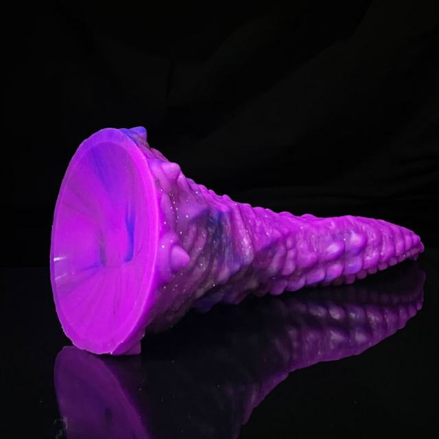 Alien Tentacle Dildo: Spiral Design, Flexible Silicone for Pleasure