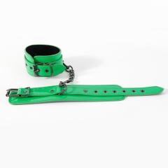 Adjustable Green PU Leather Wrist Cuffs with Metal Chain