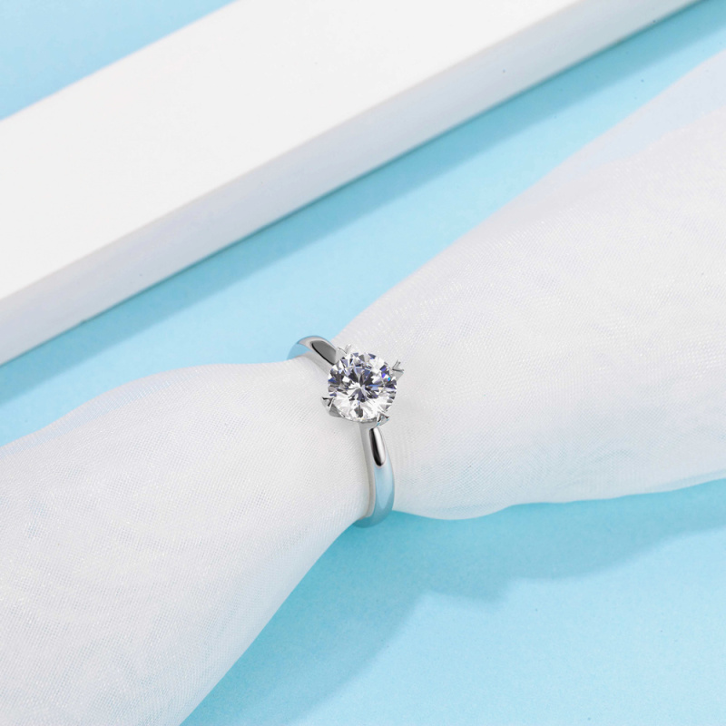 Oval Moissanite Engagement Rings