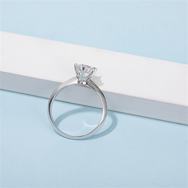 Moissanite Diamond Rings