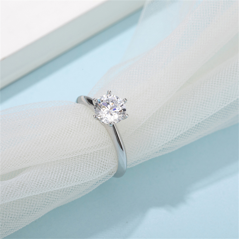 Moissanite Diamond Rings