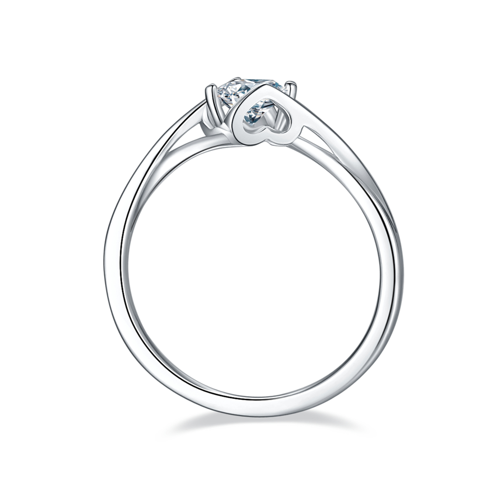 Moissanite Band