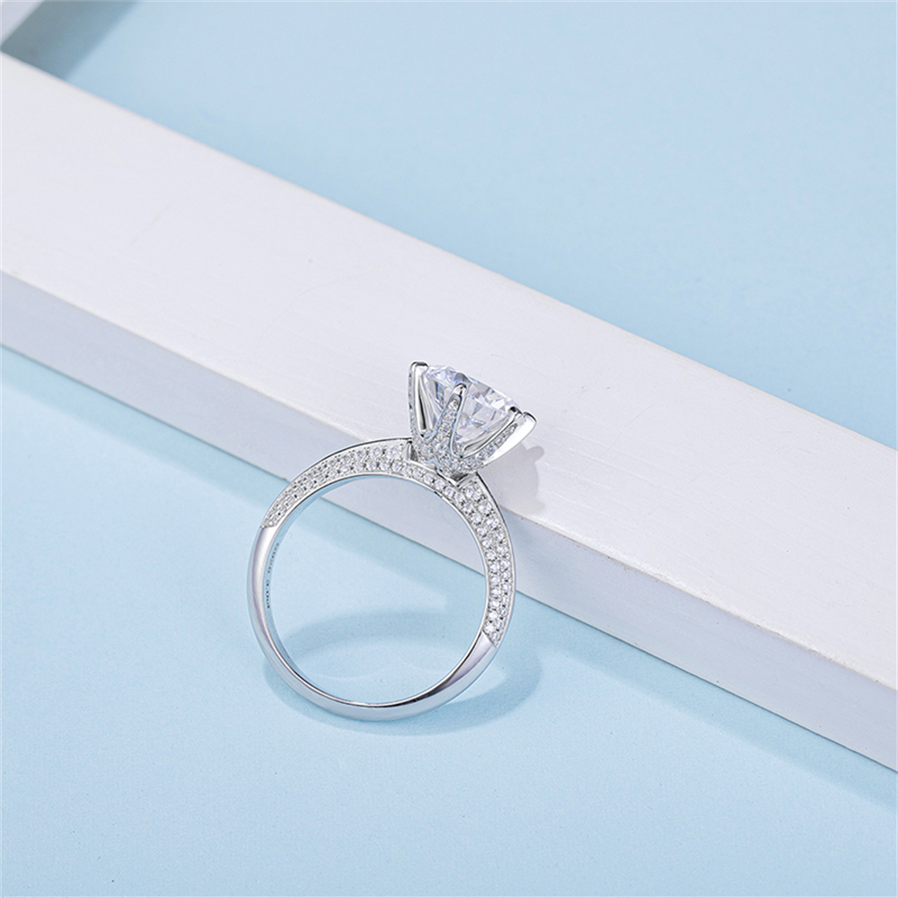 Moissanite Solitaire