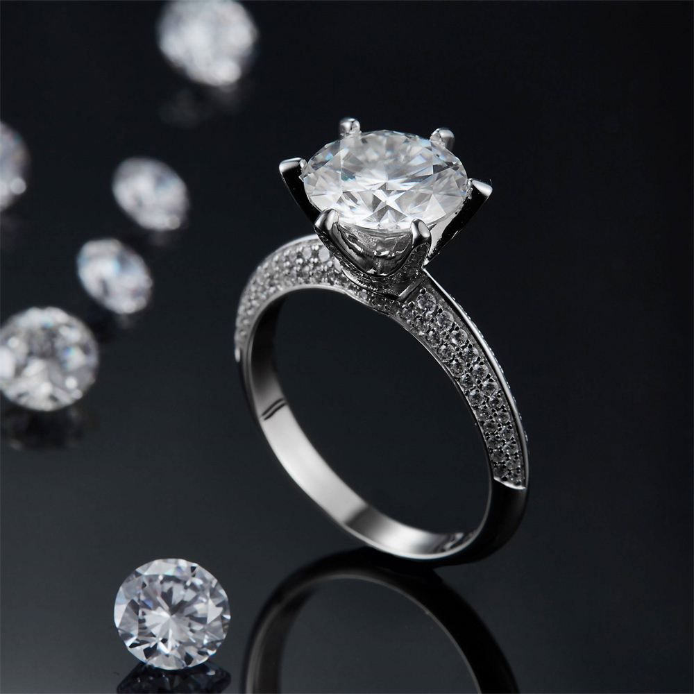 Moissanite Solitaire