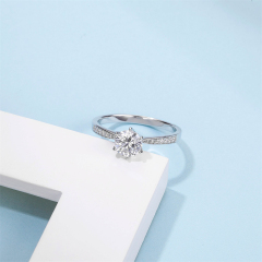 Diamond Alternative Moissanite