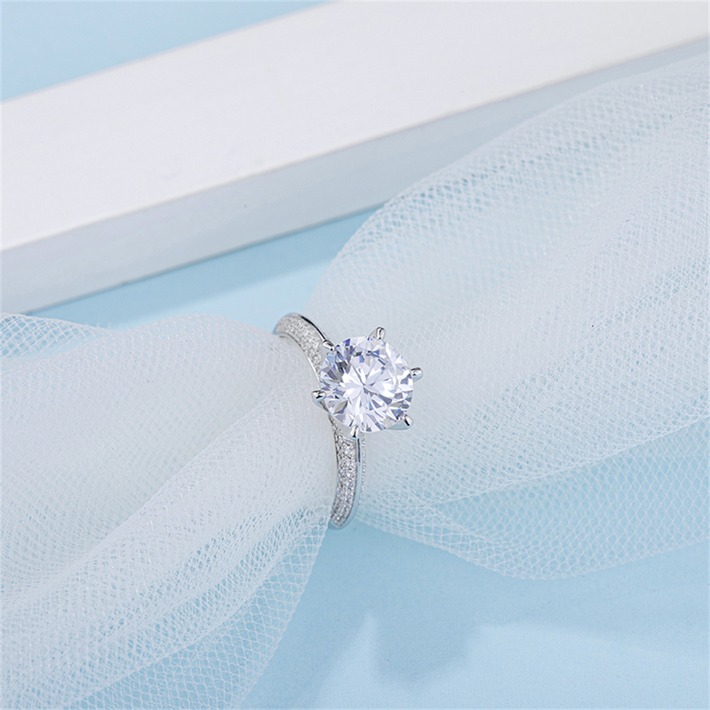 Moissanite Solitaire