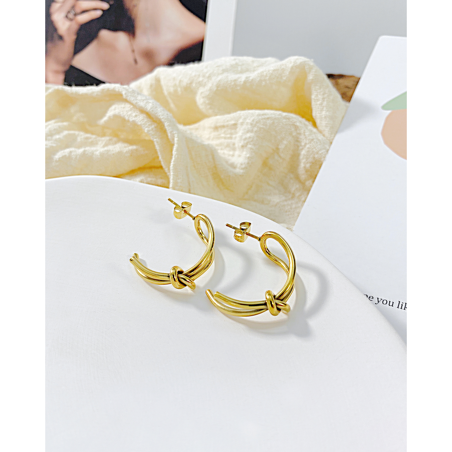 stylish Gold Earrings Tops
