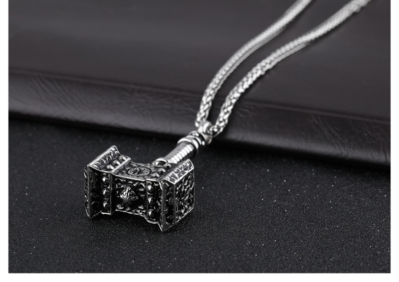 Stainless Steel Wolf Head Chain With Mjolnir