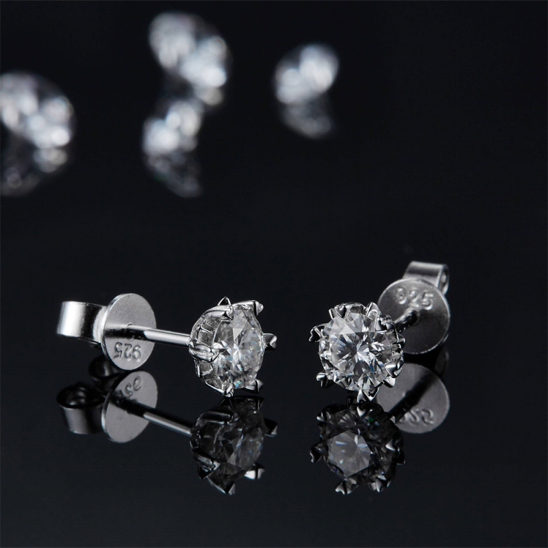 Gra Moissanite Earrings