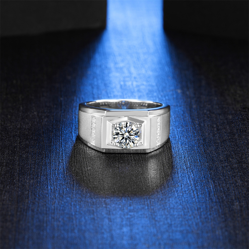 Mona Moissanite