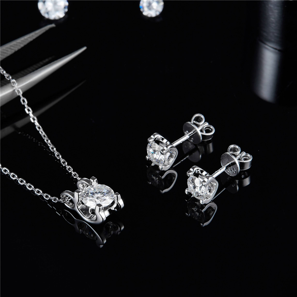 Moissanite Diamond Necklaces