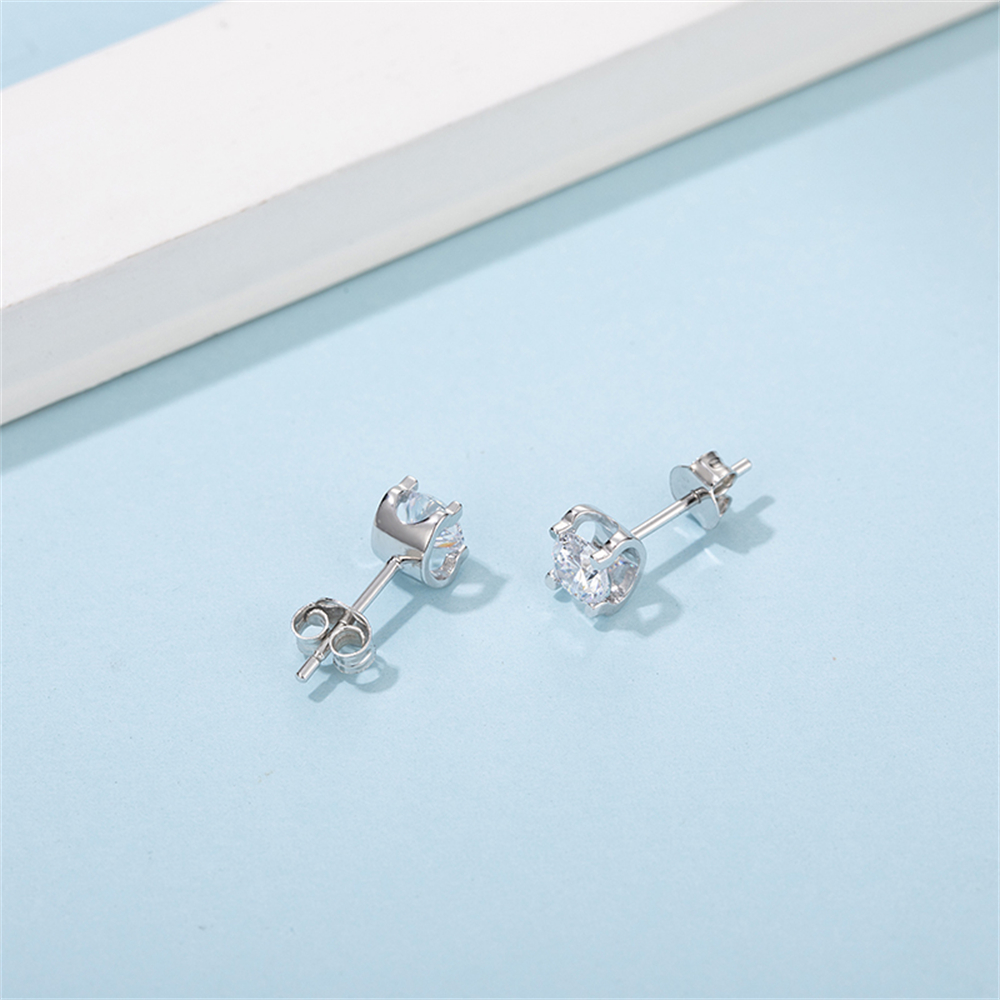 VVS Moissanite Solitaire Stud Earrings