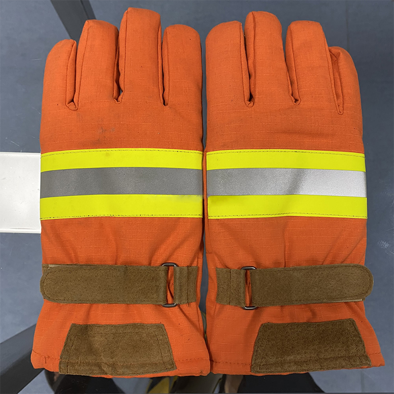 4 Layer High Quality Fire Fighting Gloves