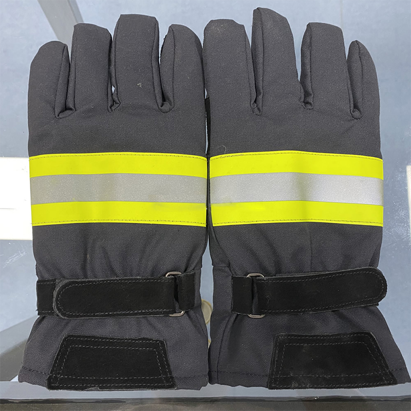 4 Layer High Quality Fire Fighting Gloves