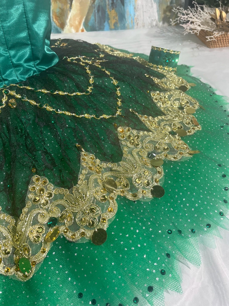 Tutu Esmeralda Variation