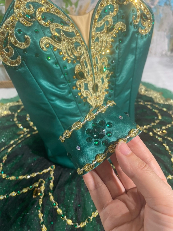 Tutu Esmeralda Variation