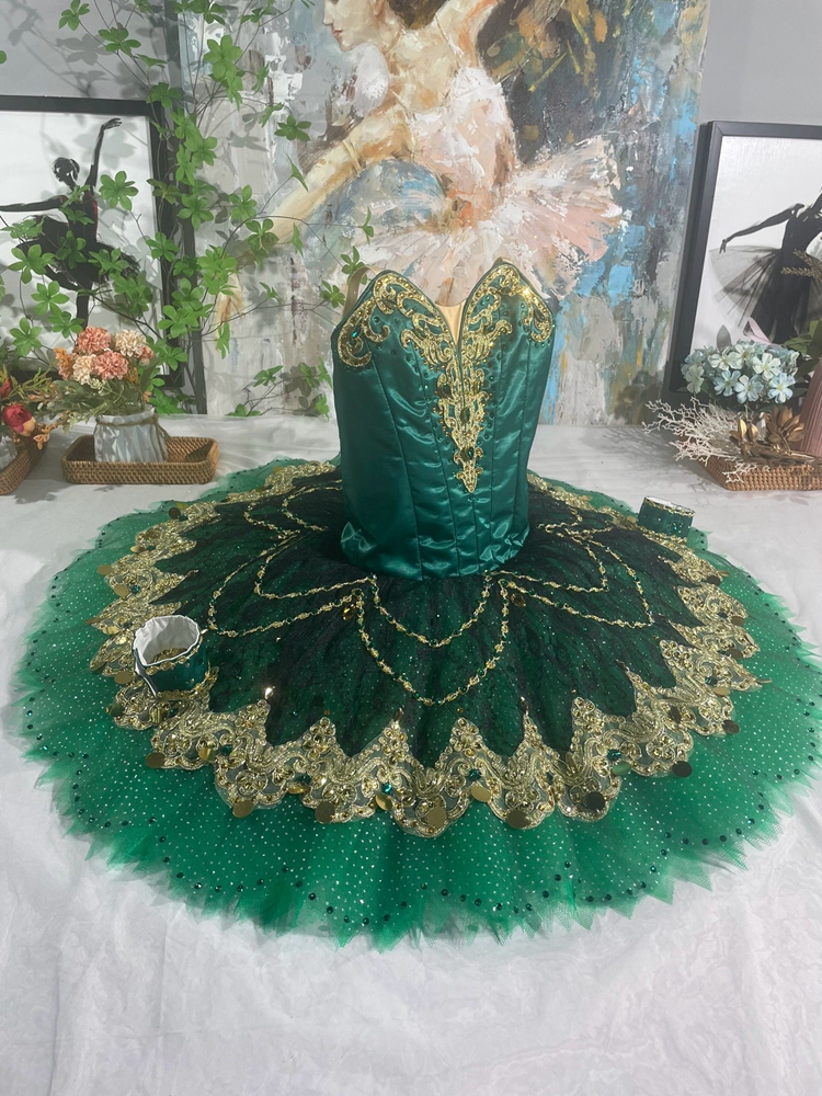 Tutu Esmeralda Variation