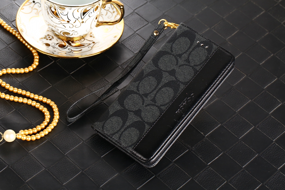 ラスト2点‼️【新品】Coach - iPhone 15 - シグネイチャー柄 公式】COACH – コーチ | IPHONE 15 ケース・シグネチャー キャンバス