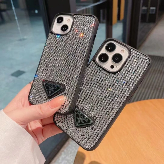 プラダ iPhone13ProMaxケース ラインストーン付き PRADA iPhone13Proケース キラキラ Prada iPhone 12ProMax 11Pro XSMax 8Plusケース 贅沢 アイフォンカバー 派手 オシャレ 女性向け おすすめ
