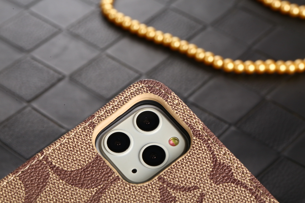 新品　COACH　iPhone 13&14&15　シグネチャー柄　スマホケース COACH コーチ シグネチャー カーキ ブラック iPhone13 iPhone14