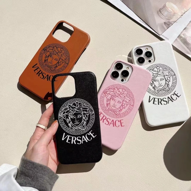 ヴェルサーチェ iPhone13Proケース 定番 VERSACEロゴ付き iPhone13ProMaxケース ヴェルサーチ iPhone12Proケース メドゥーサ Versace アイフォン 11ProMaxカバー スタイリッシュ 男女兼用 全4色