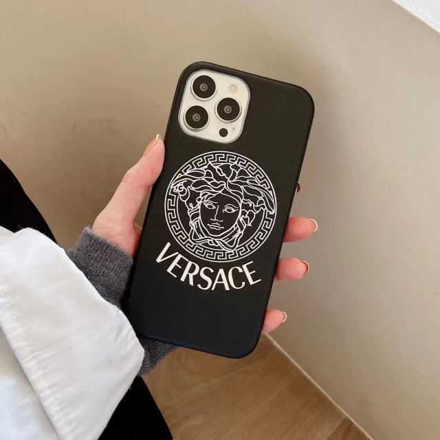 ヴェルサーチェ iPhone13Proケース 定番 VERSACEロゴ付き iPhone13ProMaxケース ヴェルサーチ iPhone12Proケース メドゥーサ Versace アイフォン 11ProMaxカバー スタイリッシュ 男女兼用 全4色