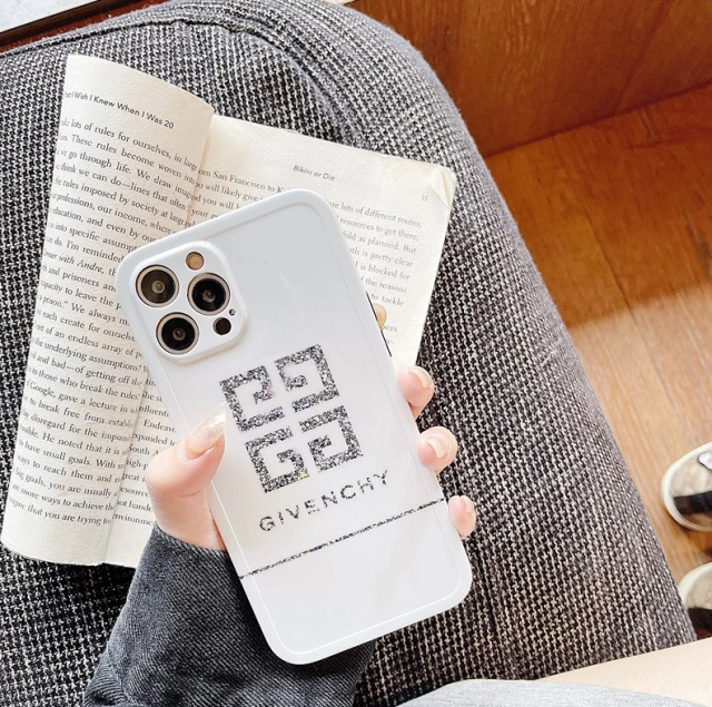 GIVENCHY(ジバンシィ) Phone cover and AirPods Pro Case ロゴプリント  