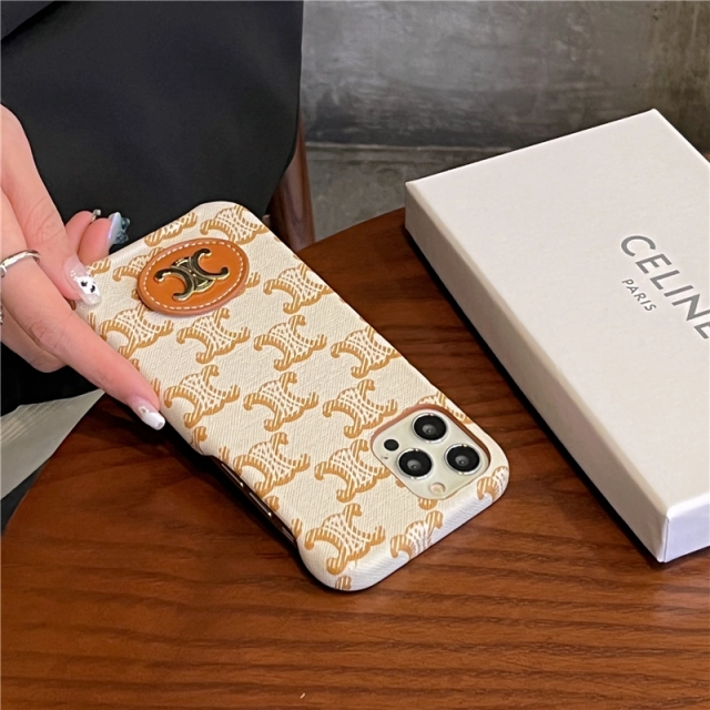 セリーヌ iPhone13ProMaxケース トリオンフ柄 新作 Celine iPhone13Proケース 芸能人愛用 CELINE アイフォン 12ProMaxケース ロゴ付き celine iPhone11Proケース 高級感 ブランド お洒落 エレガント cocobuyee通販