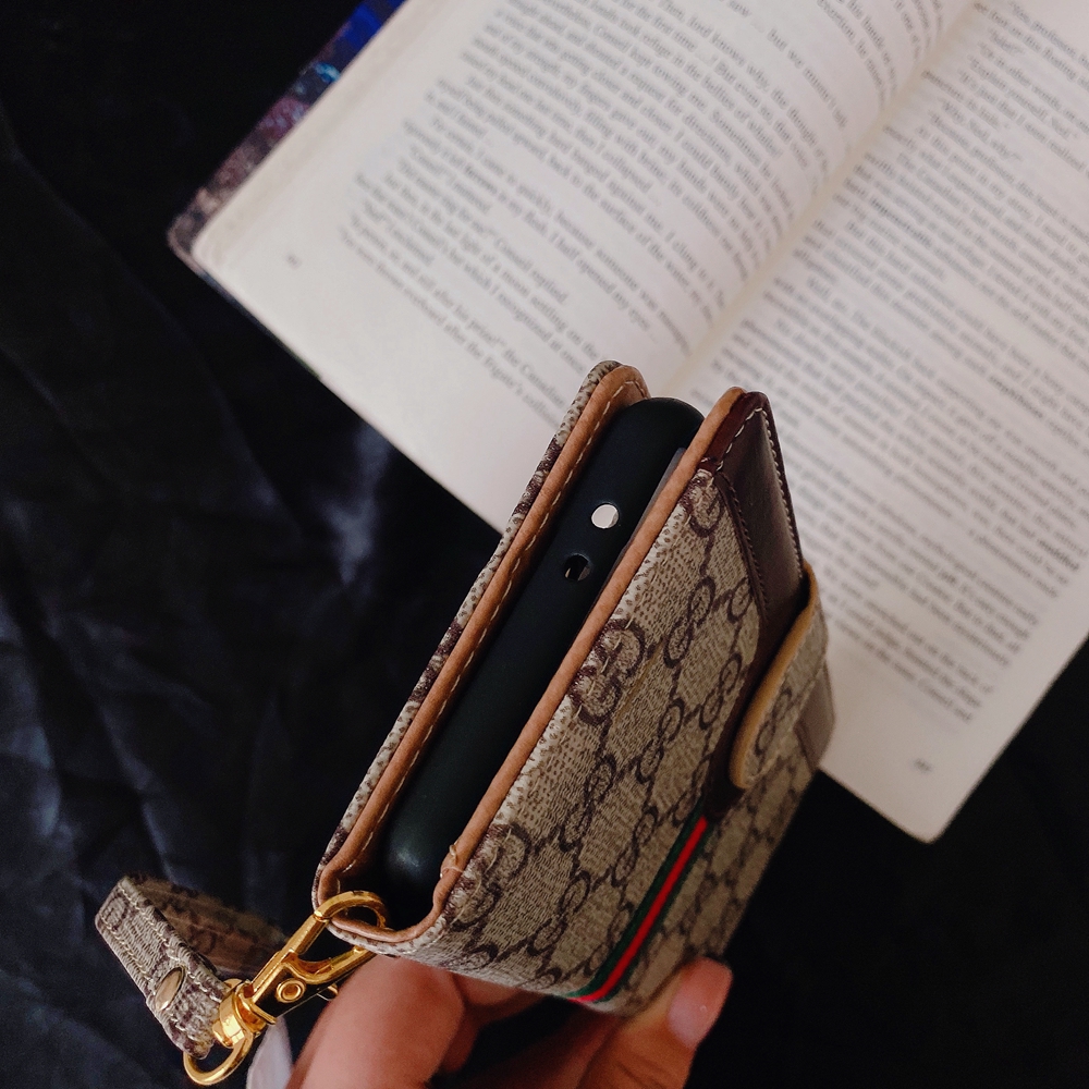 GUCCI 手帳型 iPhoneケース