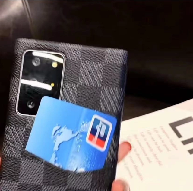 ヴィトン Galaxy S22 Plus/S21 Plusケース カードポケット付き ルイビトン Galaxy S21 Ultraケース ダミエ Louis Vuitton Galaxy S20 Plusケース カード収納 ビジネス 高級感 エレガント 黒 白 茶色 全3色 cocobuyee通販