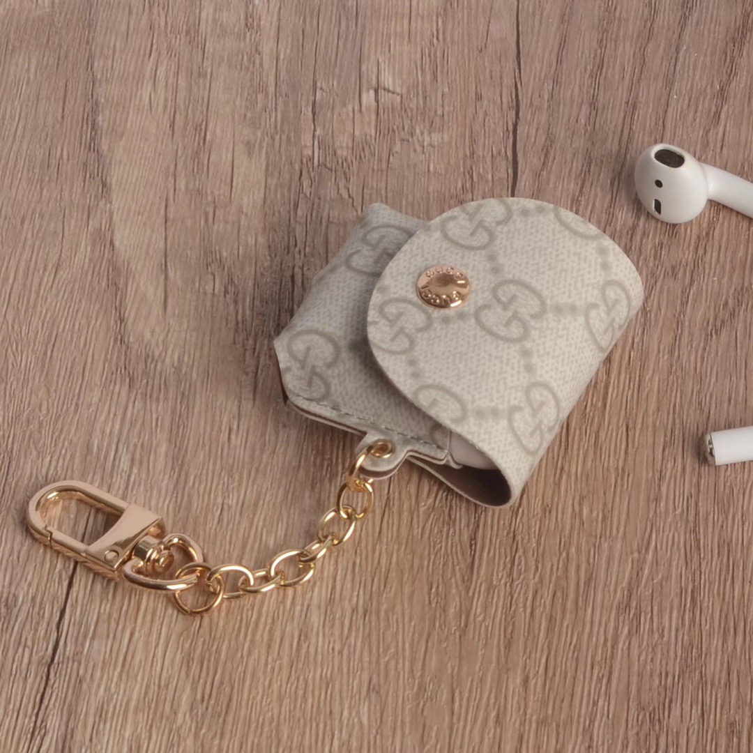 GUCCI GGモノグラム イヤホンケース GUCCI GGモノグラム イヤホンケース