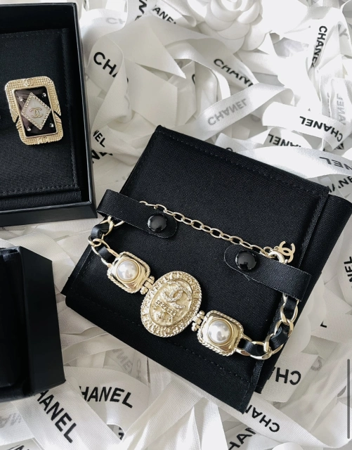 シャネル イヤリング ネックレス ブレスレット 三点セット Chanel アクセサリー ココマーク コインモチーフ 真珠 かわいい 贅沢 パール ブランド ゴルード お洒落 レディース