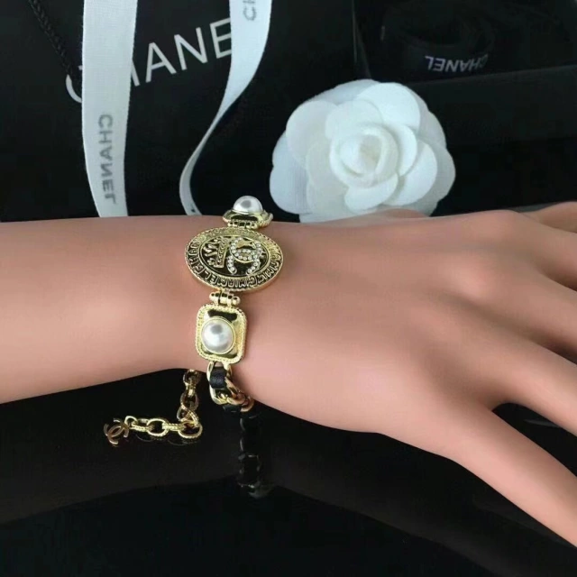 シャネル イヤリング ネックレス ブレスレット 三点セット Chanel アクセサリー ココマーク コインモチーフ 真珠 かわいい 贅沢 パール ブランド ゴルード お洒落 レディース