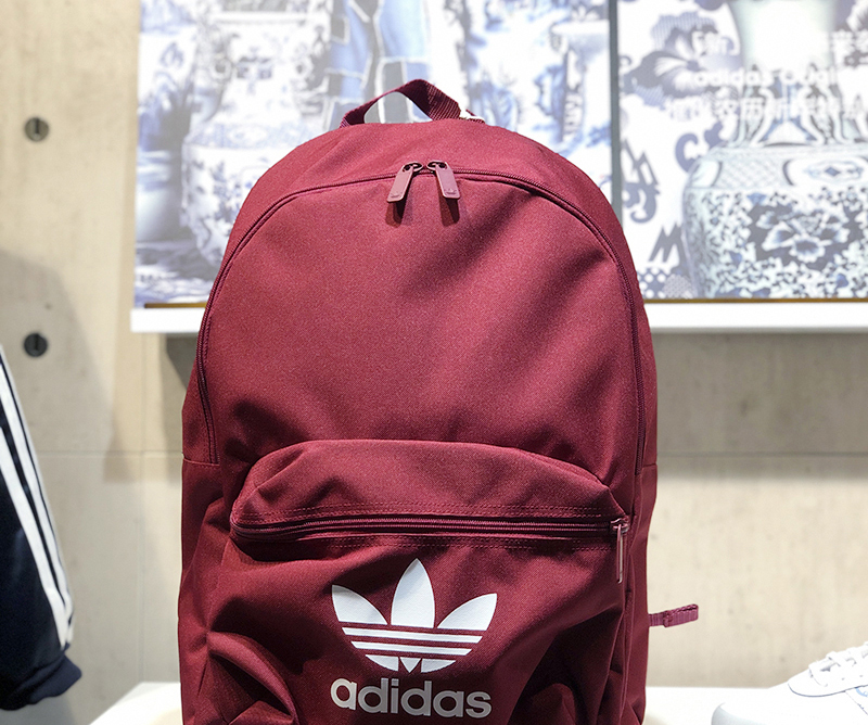 Adidasロゴ入り リュックサック