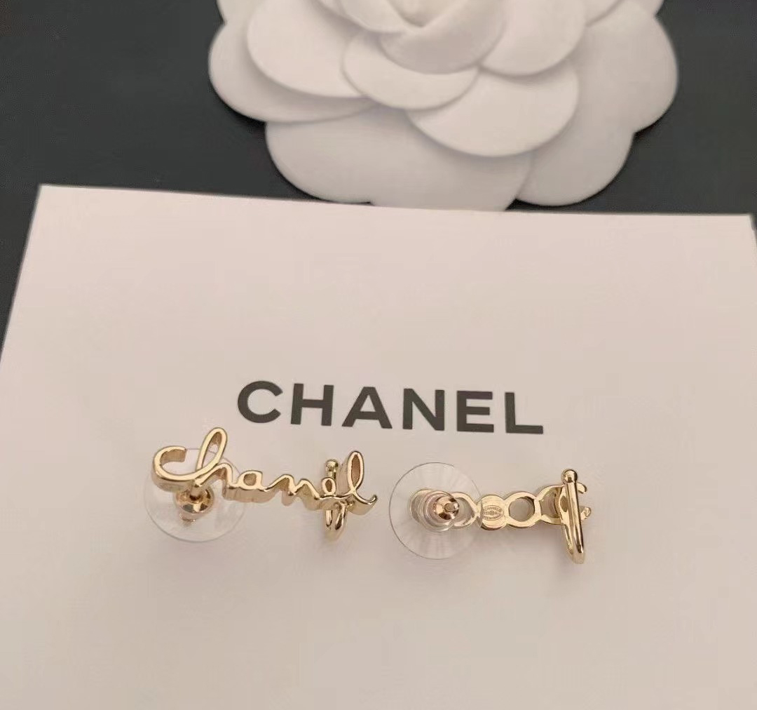 シャネル CCマーク イヤリング chanel文字 ピアス ロゴ 非対称設計