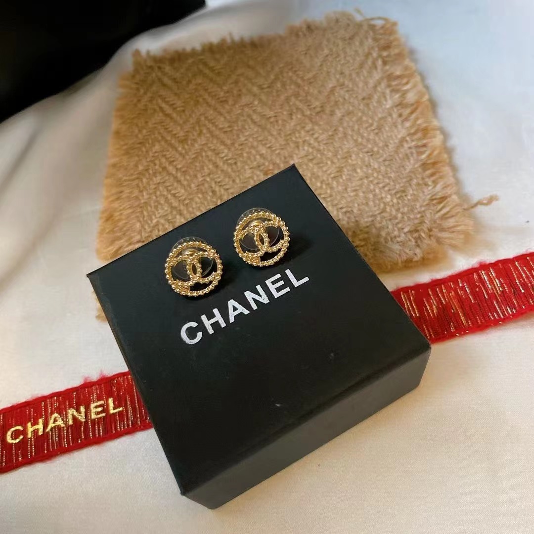 Chanel イヤリング サークル型