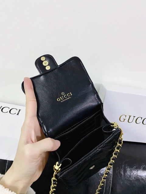 グッチ GGマーモント スマホポシェット GUCCI スマホショルダー ダブルG Gucci スマホポーチ ミニショルダーバッグ 携帯収納 レディース お洒落 スマホケース ミニバッグ 黒 おすすめ