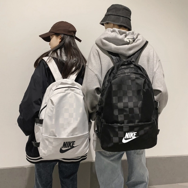 ナイキ バックパック チェック柄 NIKE リュックサック Nike リュック 大人 オシャレ 大容量 カバン 通学 通勤 旅行 アウトドア 男女兼用 A4 ナイロン 中学生 高校生 大学生 カジュアル 白 黒