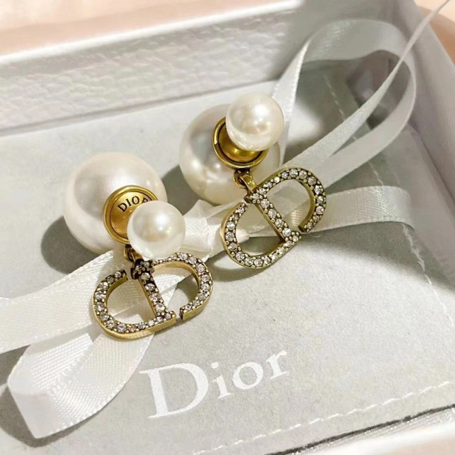 ディオール トライバル イヤリング DIOR TRIBALES ピアス Dior CD パール イヤリング クリスタル お洒落 エレガント 贅沢 CDシグネチャー 女子 ブランドコピー 大人気