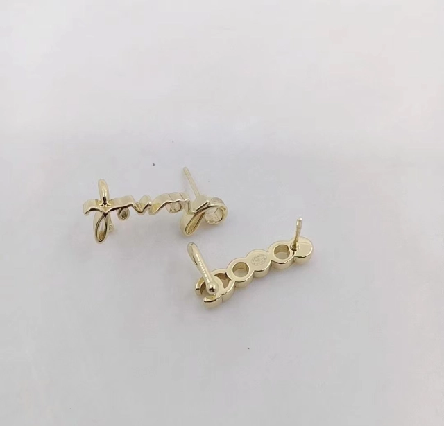 シャネル CCマーク イヤリング chanel文字 ピアス ロゴ 非対称設計 