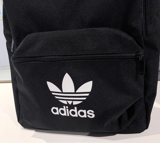 アディダス リュック クラシック ADIDAS バックパック アディカラー Adidasロゴ入り リュックサック 男女兼用 カバン バッグ 大容量 アウトドア 多収納 お洒落 ワインレッド ピンク ブラック 全3色