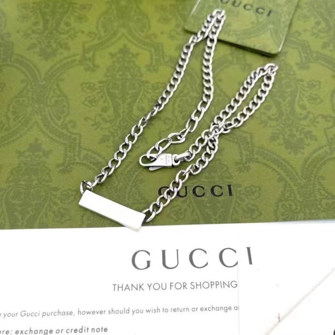 グッチ ネックレス エナメル GUCCIロゴ付き ネックレス 新作 Gucci