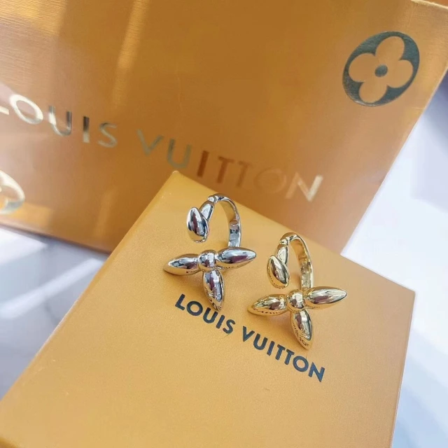 ヴィトン 指輪 バーグ・ルイゼット LOUIS VUITTON オープンリング モノグラム フラワー ルイビトン リング お洒落フリーサイズ 個性的 コピー 新作 ゴールド シルバー 全2色