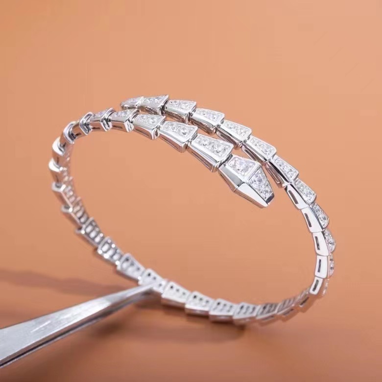 ブルガリ セルペンティ ブレスレット BVLGARI バングル